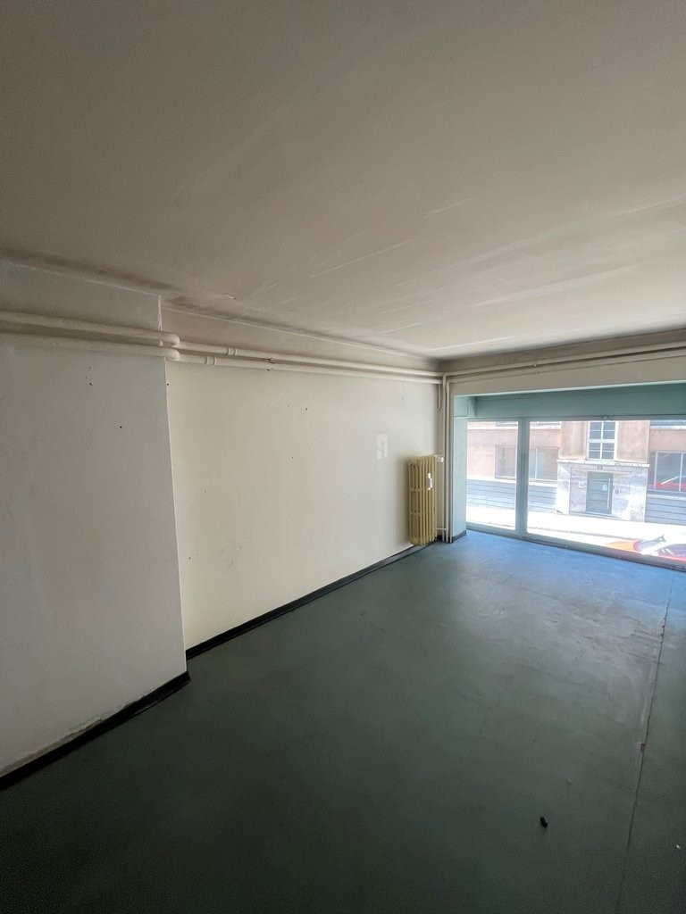 162m² shop