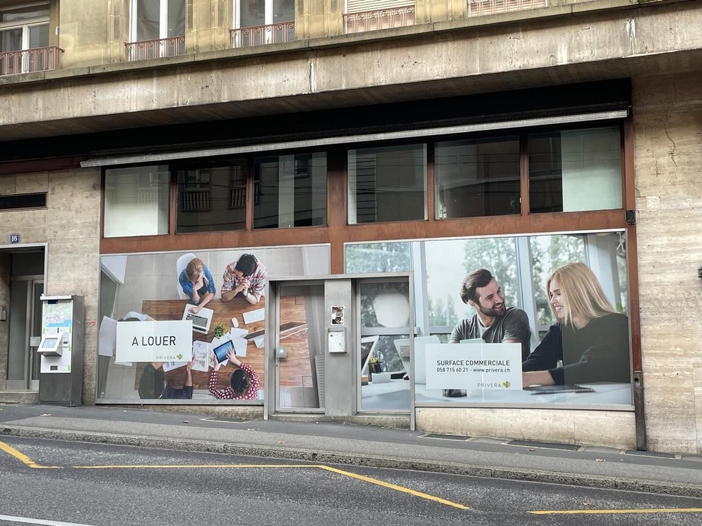 162m² shop