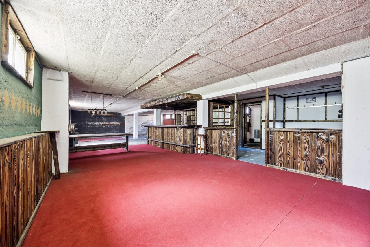 569m² commercial, photo 9 sur 10