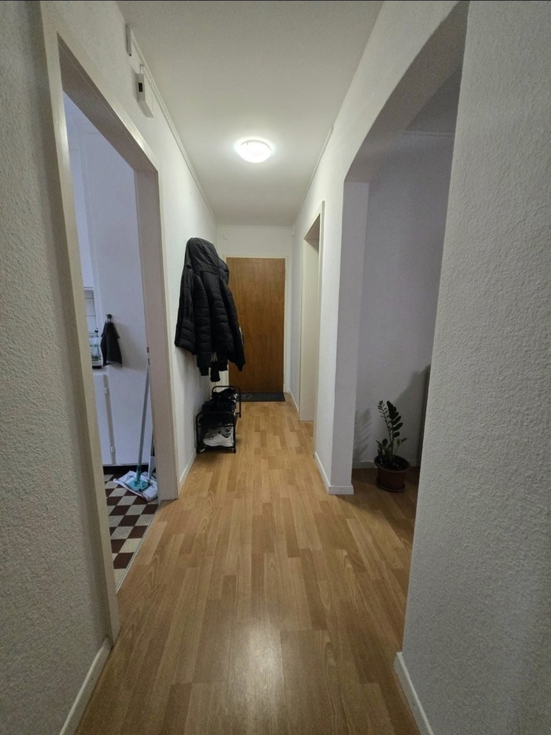 Chambre en colocation ou reprise de bail pour appartement semi-meublé

Description
Appartement semi-meublé idéal pour une colocation ou pour une reprise complète de bail. Grande intimité, car le bailleur ne réside pas dans l'appartement.

Répartition : 2 pièces, salon, cuisine séparée, salle de bain