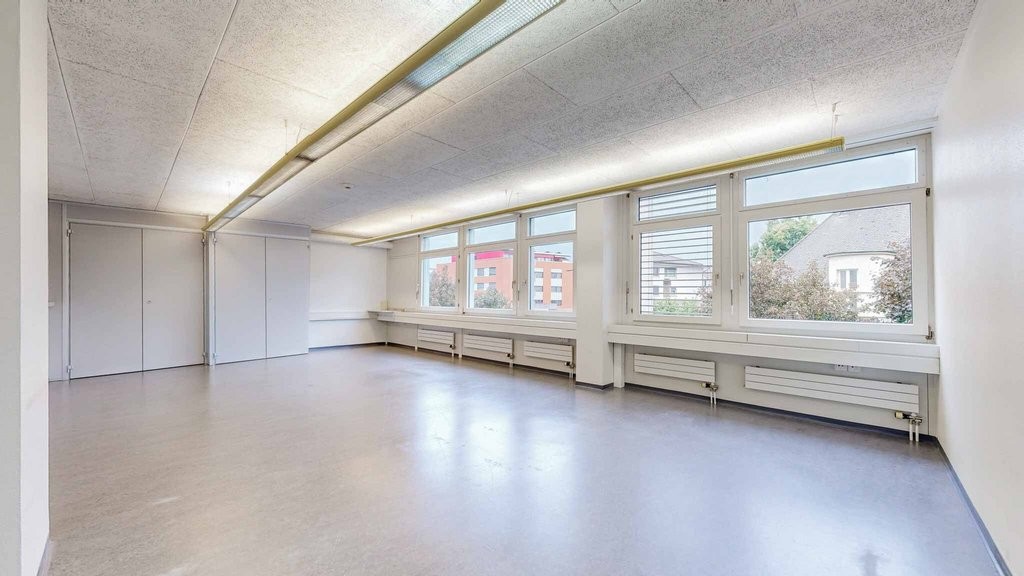 470m² office