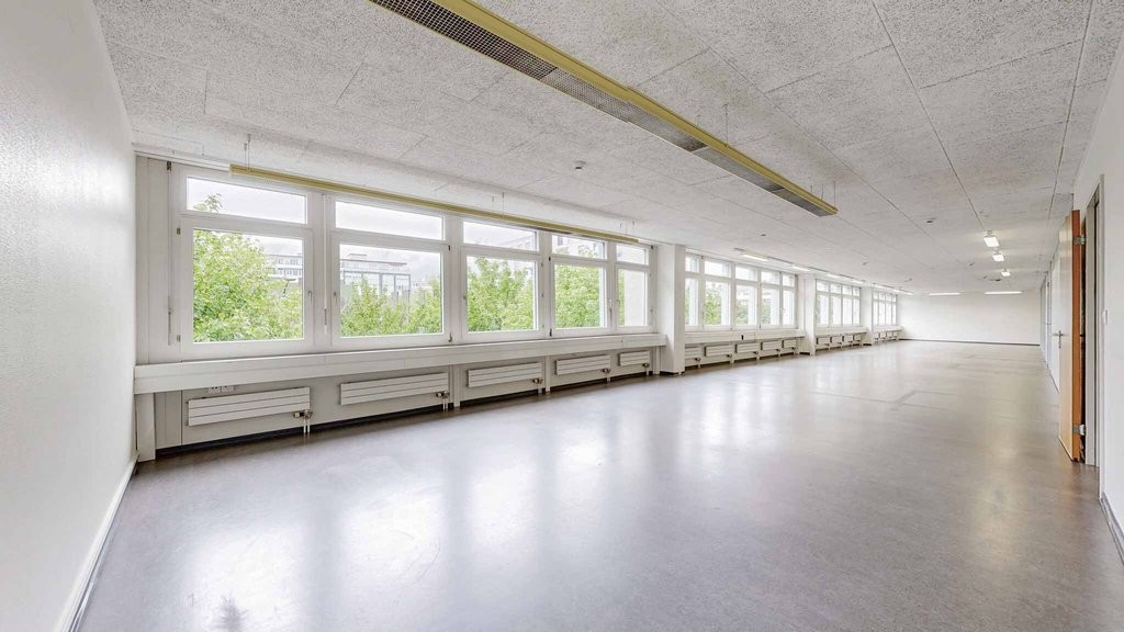470m² office