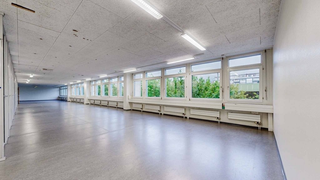 470m² office