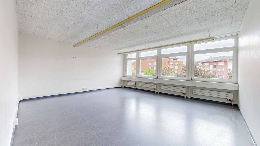 470m² office