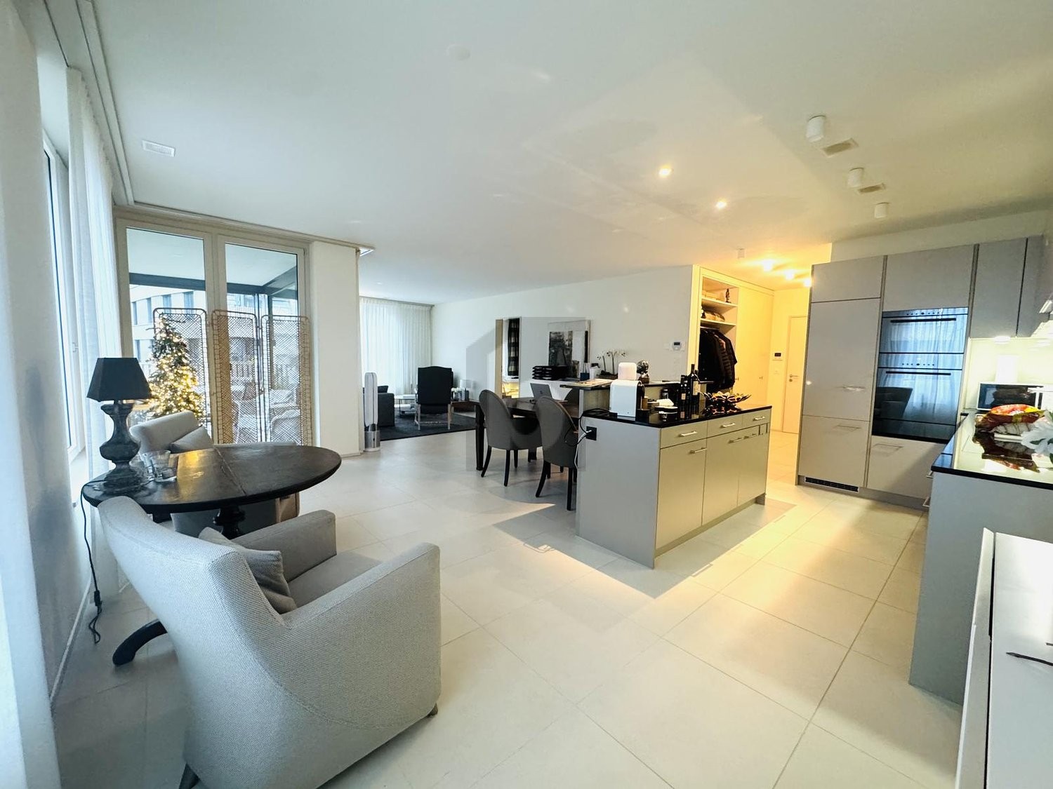 Appartement meublé de 2 ½ pièces, photo 2 sur 4