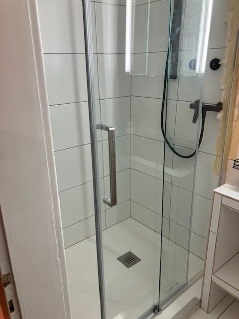 Studio meublé à louer à Moudon.
Idéalement placé au centre de Moudon. Très récemment rénové.
Libre 31/12/2026. Possibilité de déménagement plus tôt selon accord.
Loyer 1100 CHF charges comprises.