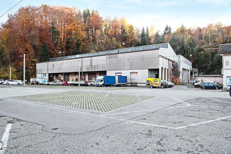 Salle de stockage de 438m², photo 1 sur 3
