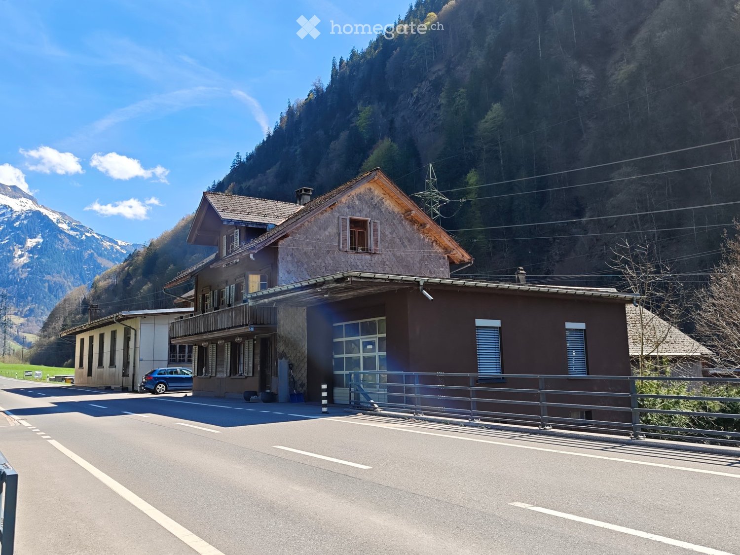 Maison individuelle de 7 pièces
À partir de novembre 2026, je loue une maison spacieuse avec un grand garage et un jardin.
Le loyer est hors charges.
En cas d'intérêt, je me réjouis de votre prise de contact., photo 1 sur 2