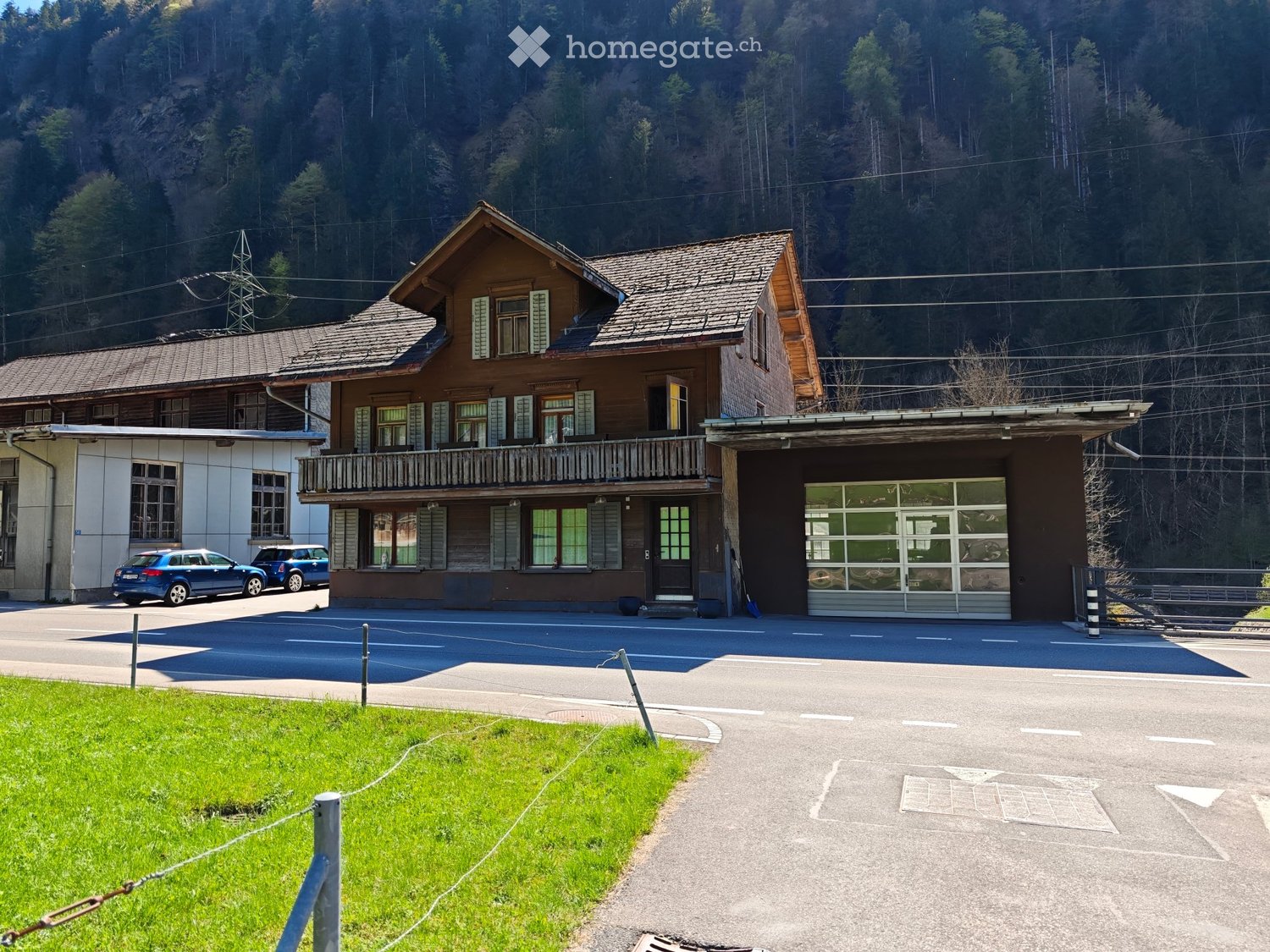 Maison individuelle de 7 pièces
À partir de novembre 2026, je loue une maison spacieuse avec un grand garage et un jardin.
Le loyer est hors charges.
En cas d'intérêt, je me réjouis de votre prise de contact., photo 2 sur 2