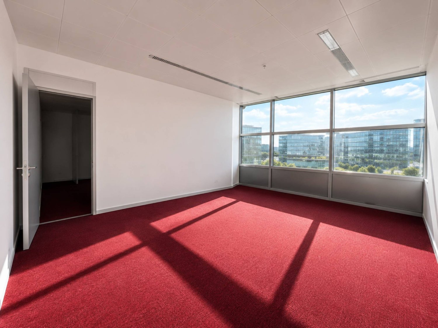 230m² office, photo 1 sur 5
