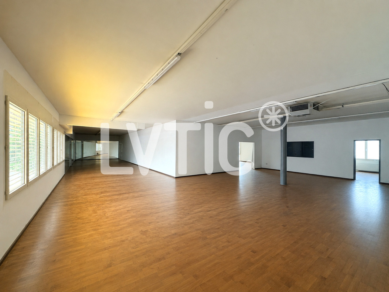 336m² atelier