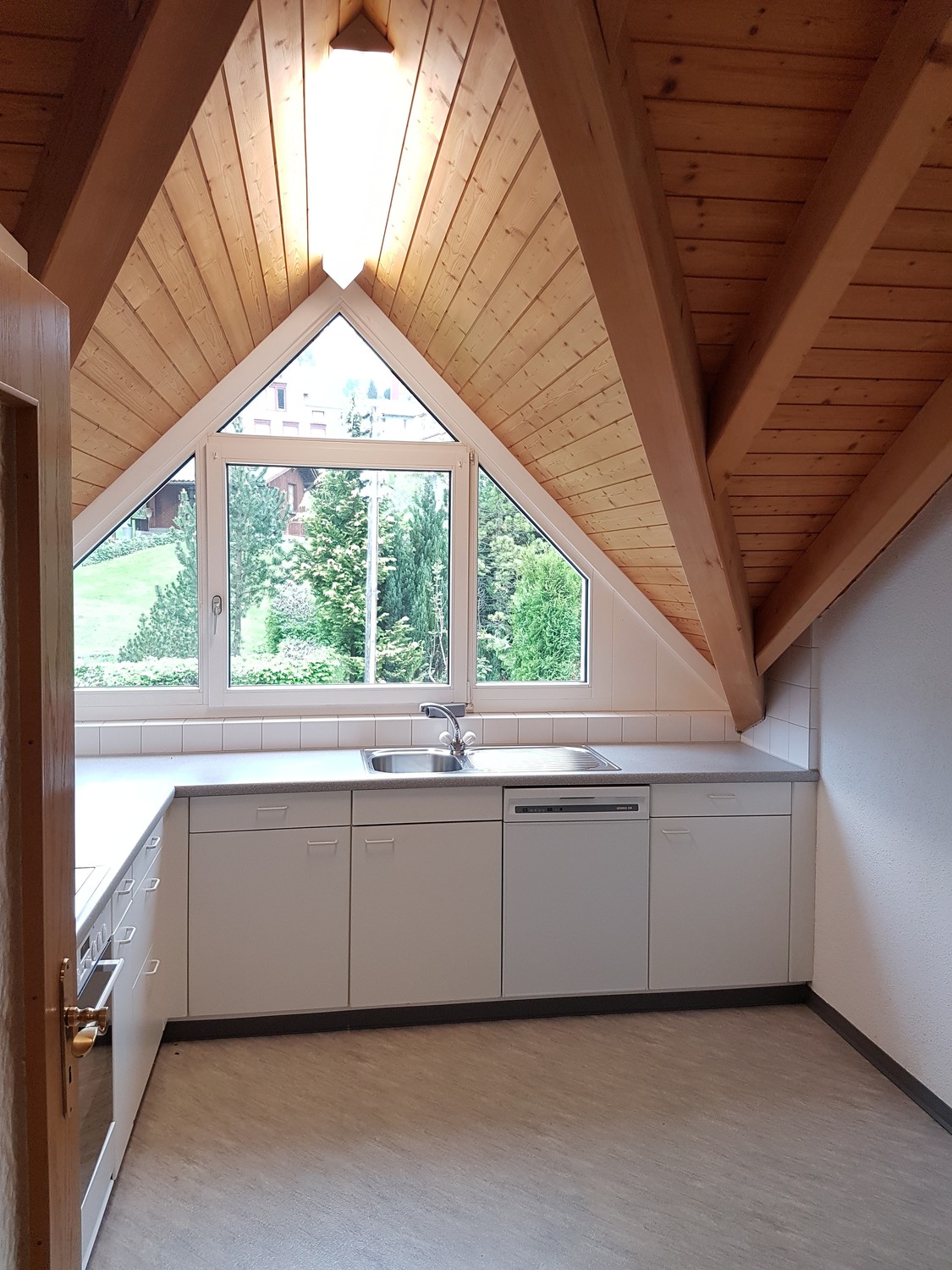 Appartement de toit de 2 pièces, photo 2 sur 10