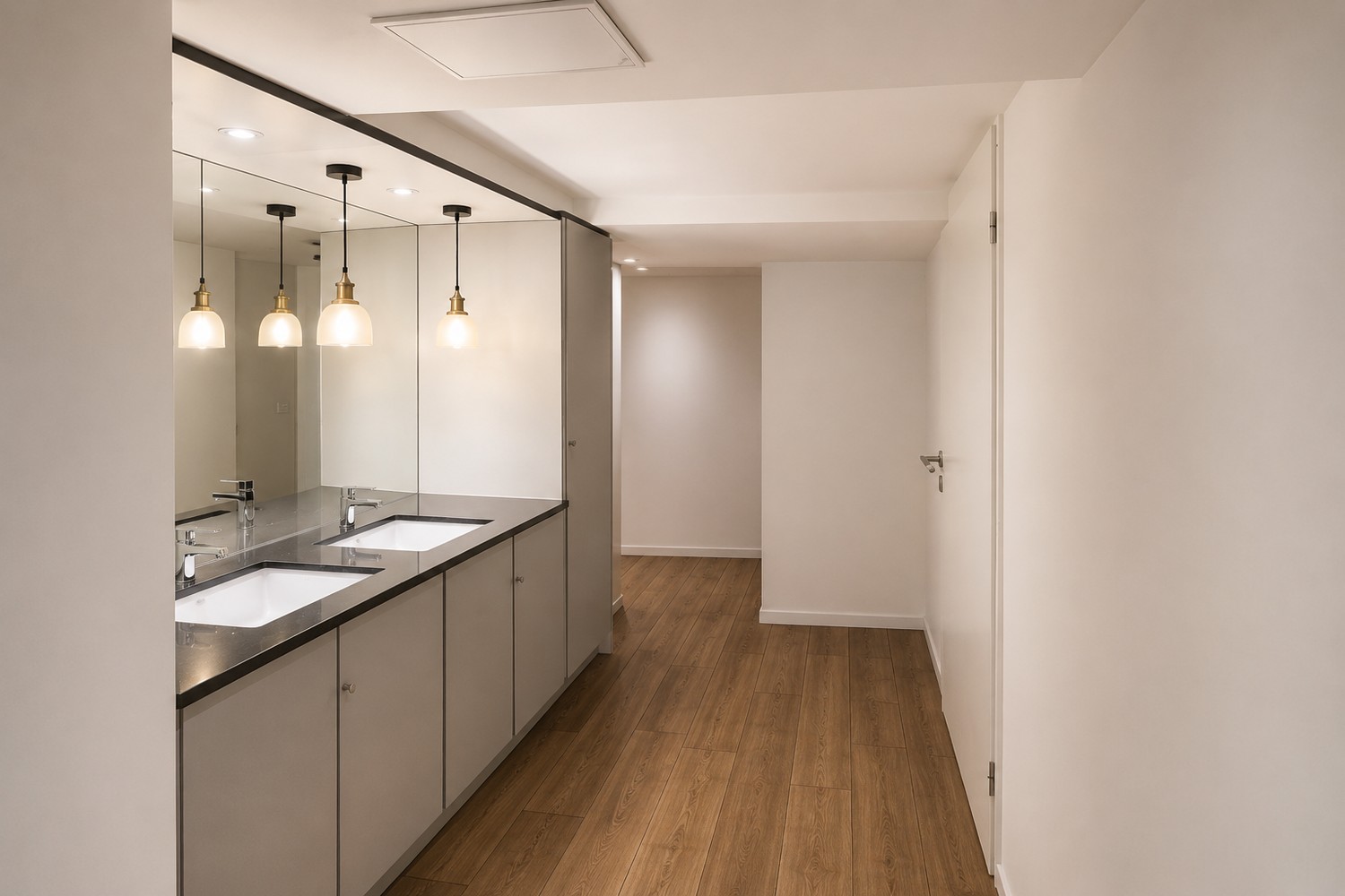 110m² commercial