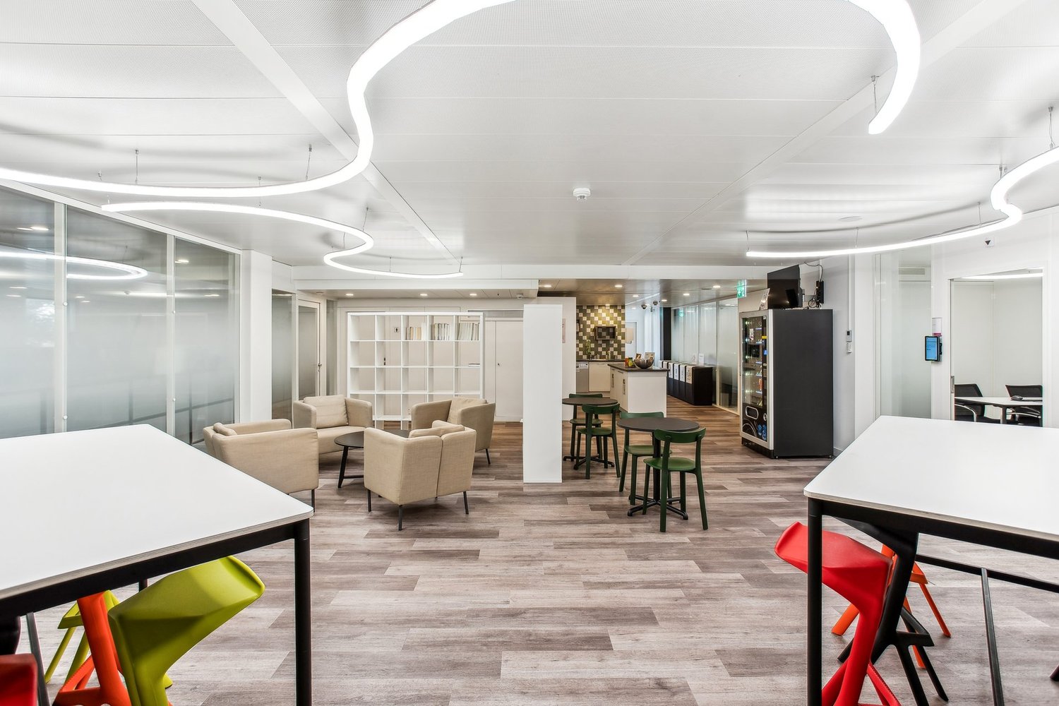 650m² office
