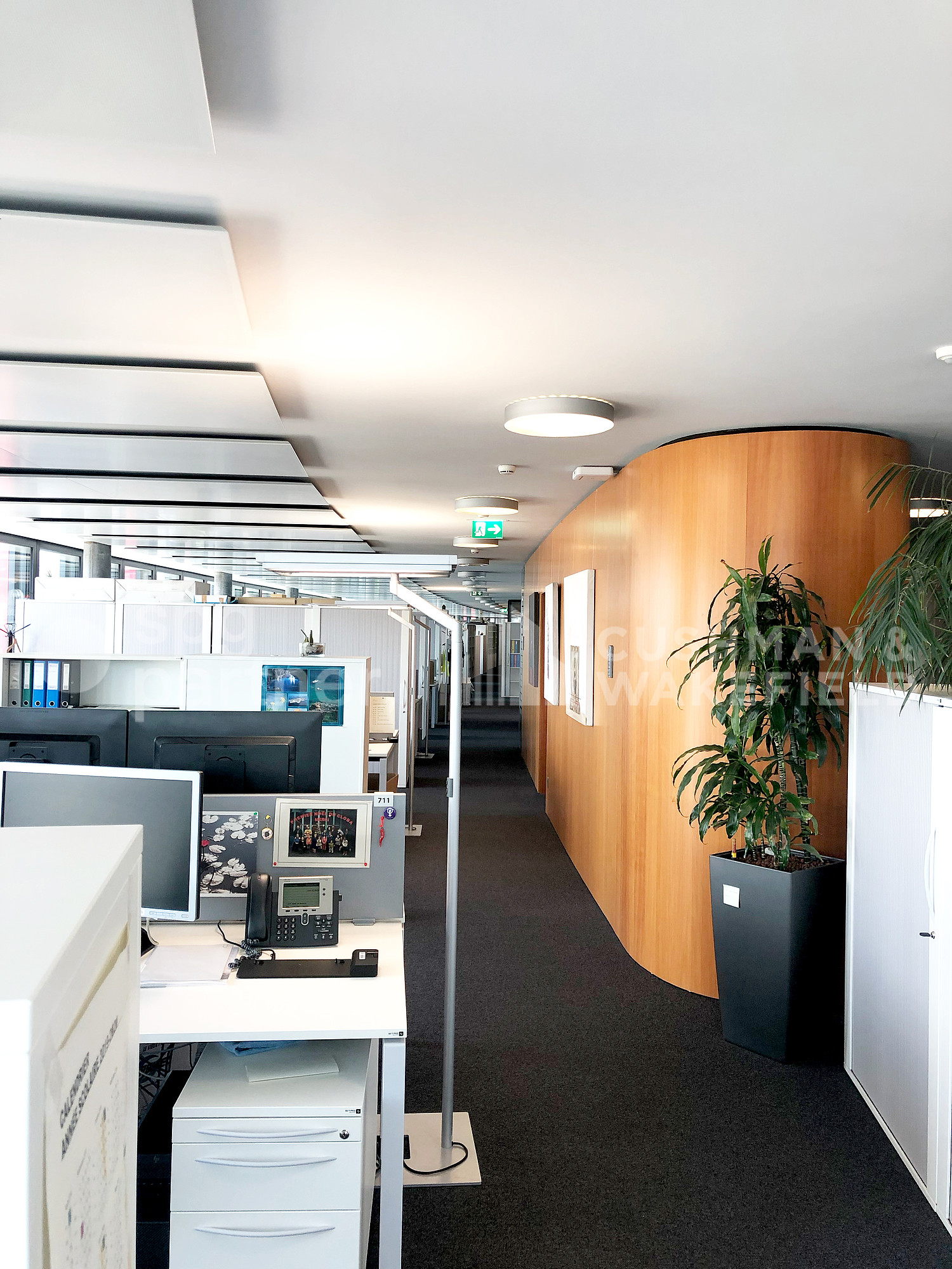 900m² office