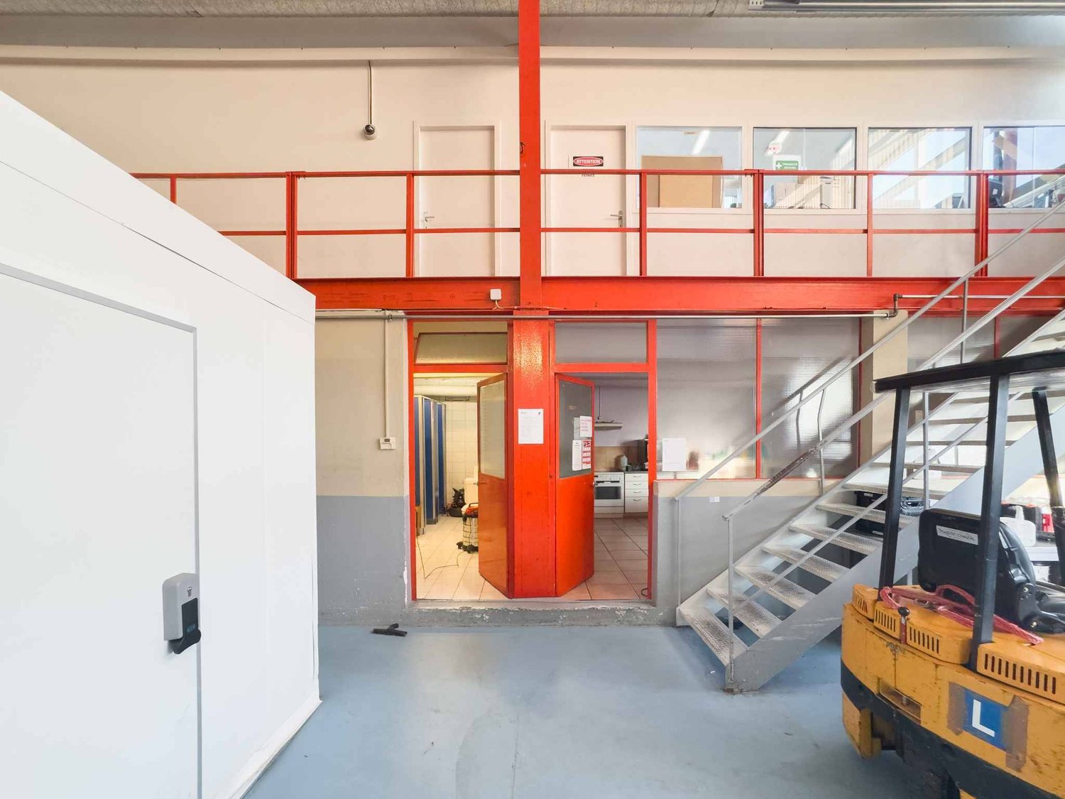 650m² commercial, photo 3 sur 9