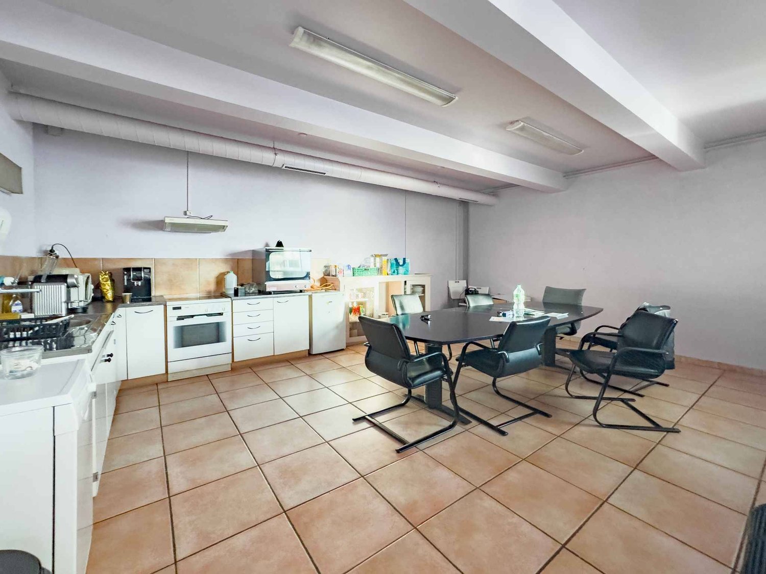 650m² commercial, photo 6 sur 9