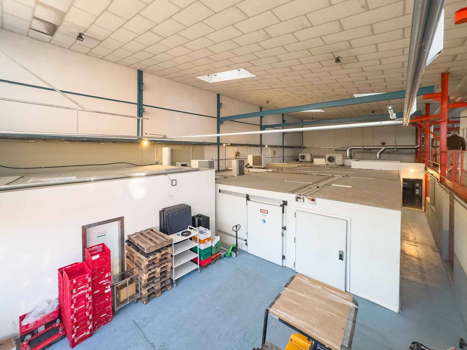 650m² commercial, photo 4 sur 9