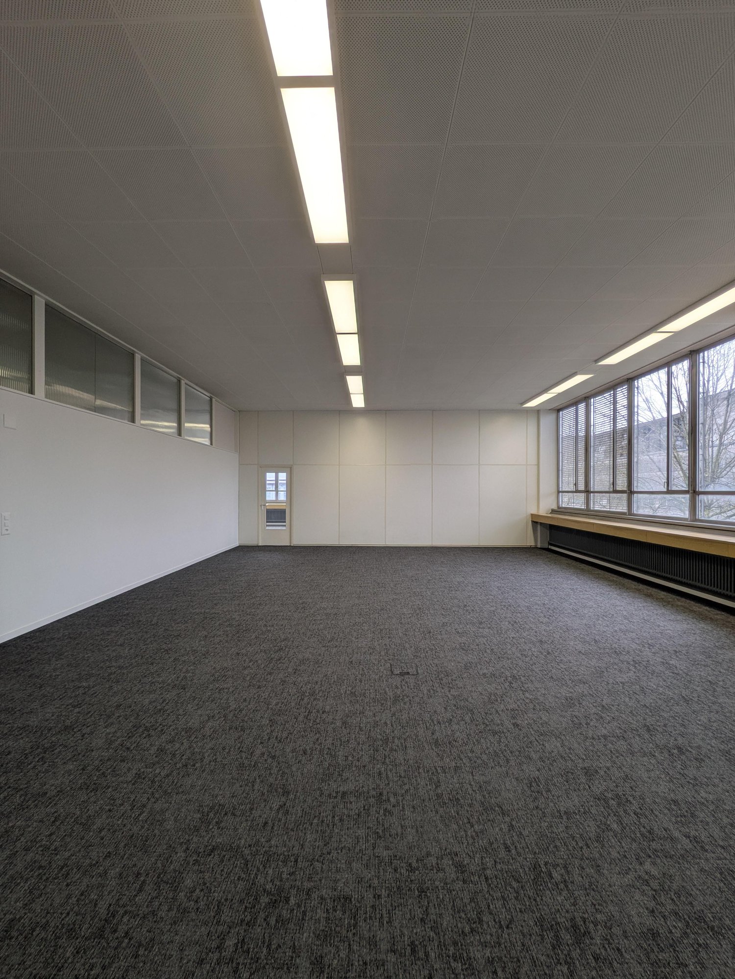188m² bureau, photo 2 sur 5