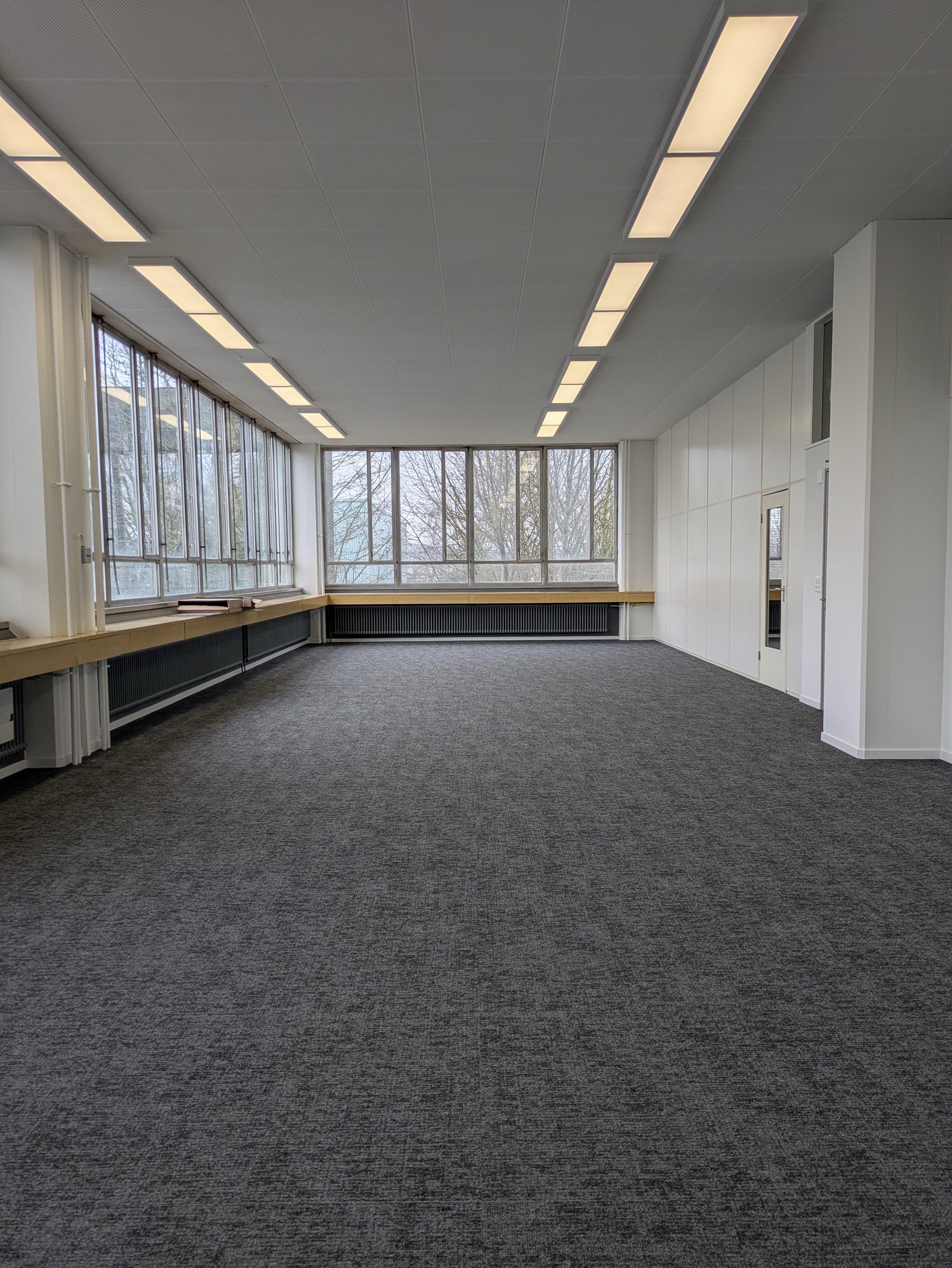 188m² bureau, photo 1 sur 5