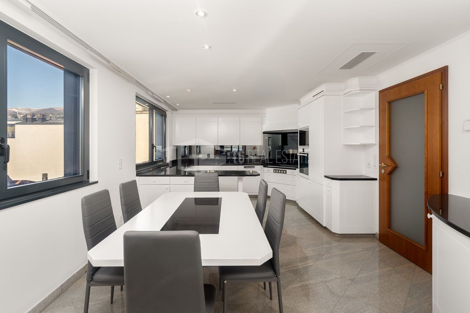 Appartement en attique de 4 ½ pièces, photo 4 sur 10