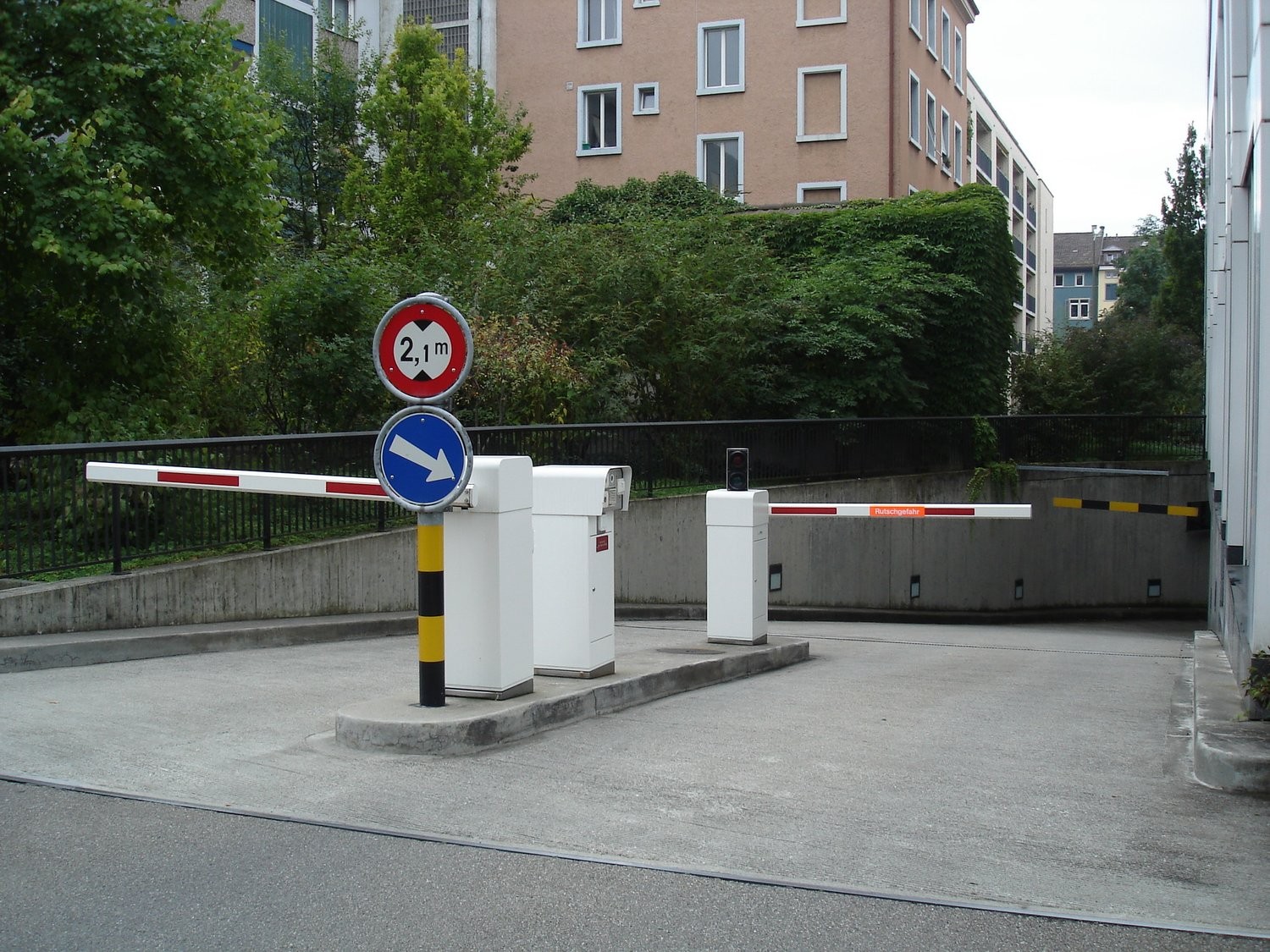 200m² local de stockage, photo 2 sur 4
