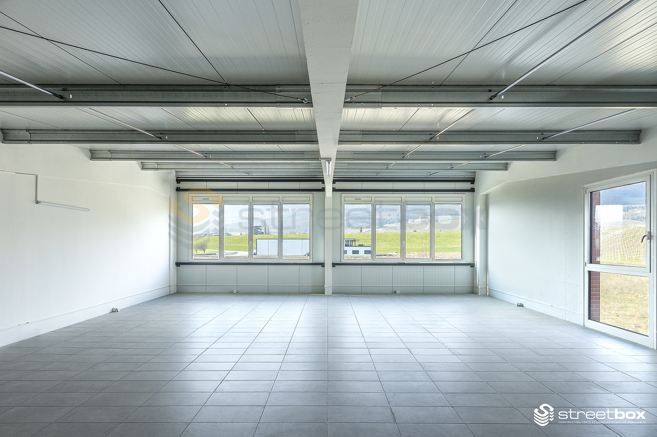 136m² commercial, photo 2 sur 3