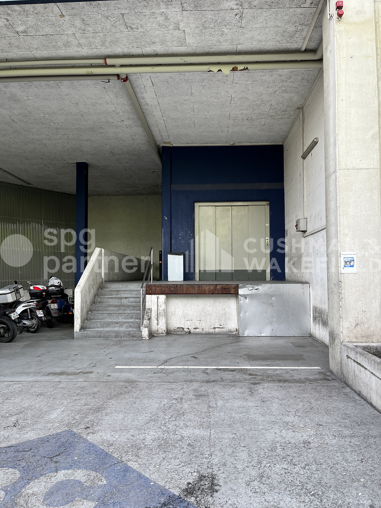 500m² office