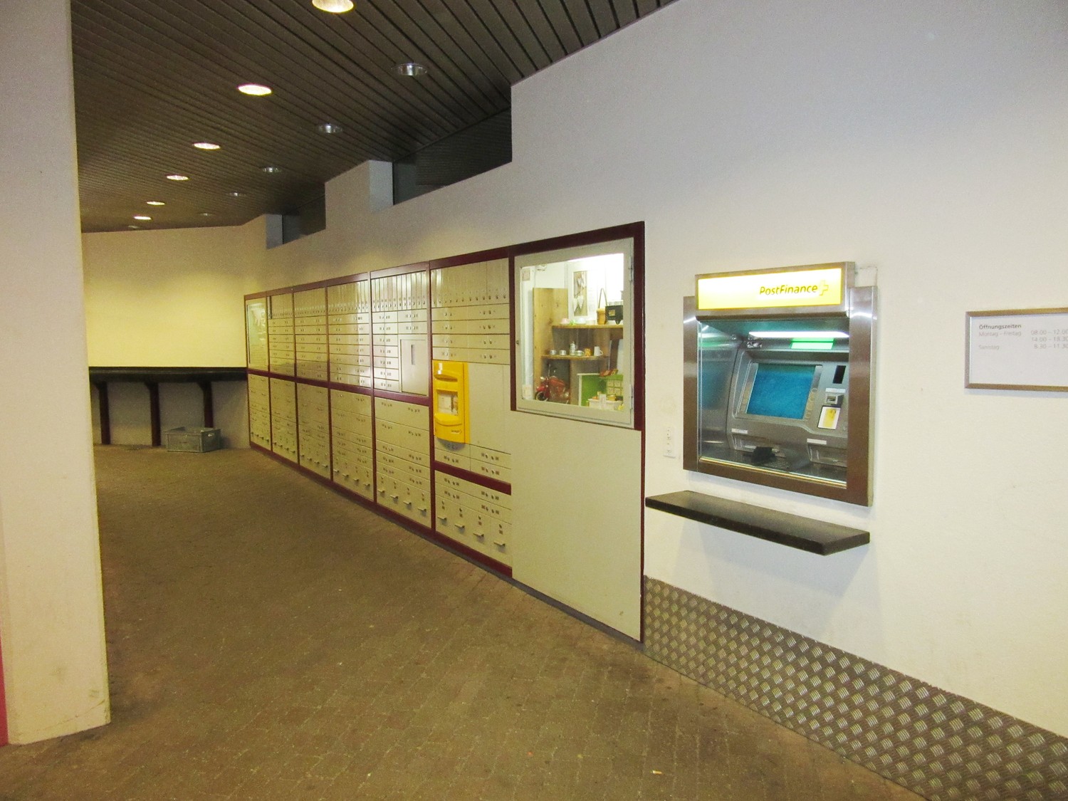 1m² display window