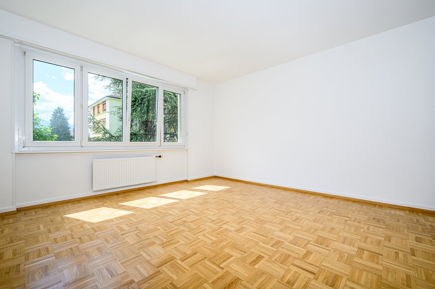 5 rooms apartment