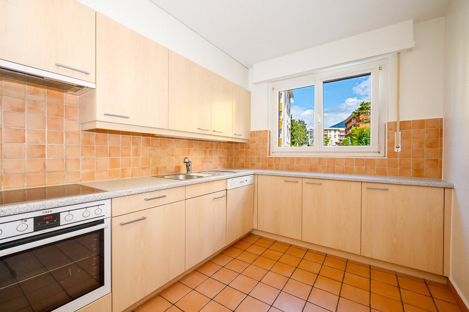 5 rooms apartment