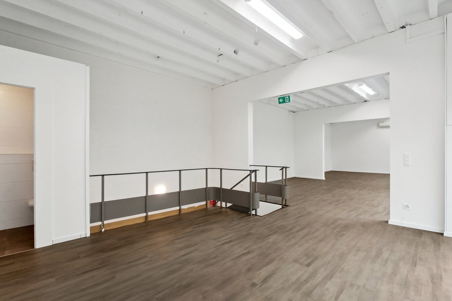 165m² shop, photo 5 sur 9
