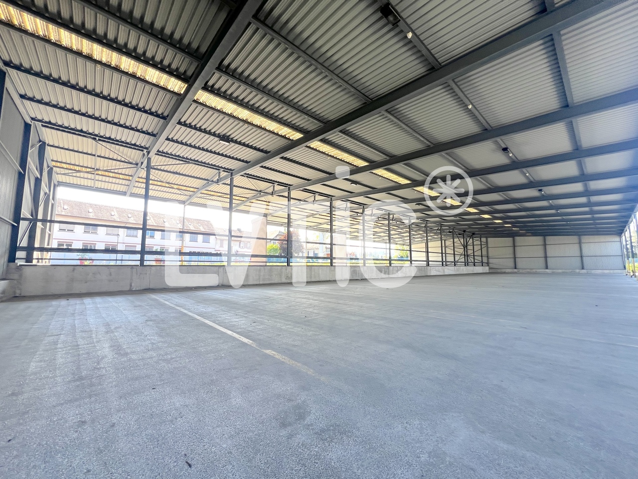 1000m² storage room
