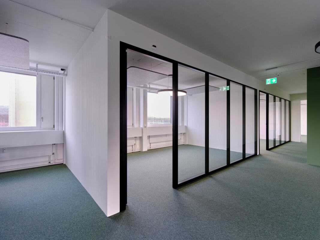 699m² bureau