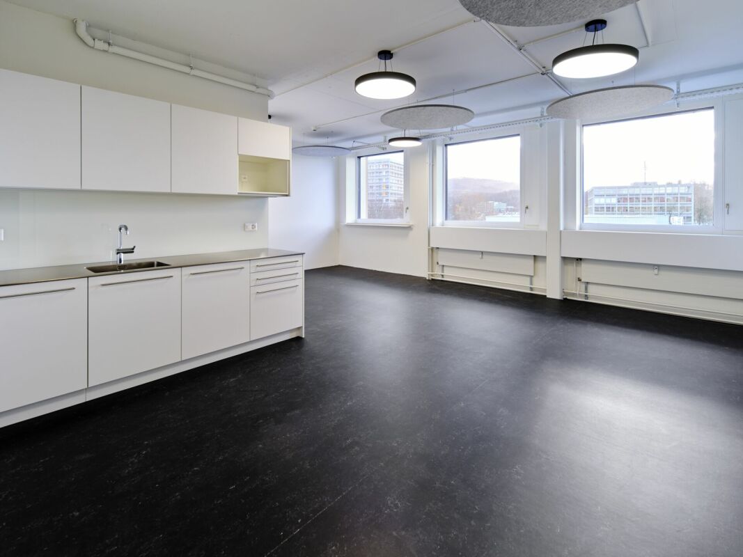 699m² bureau