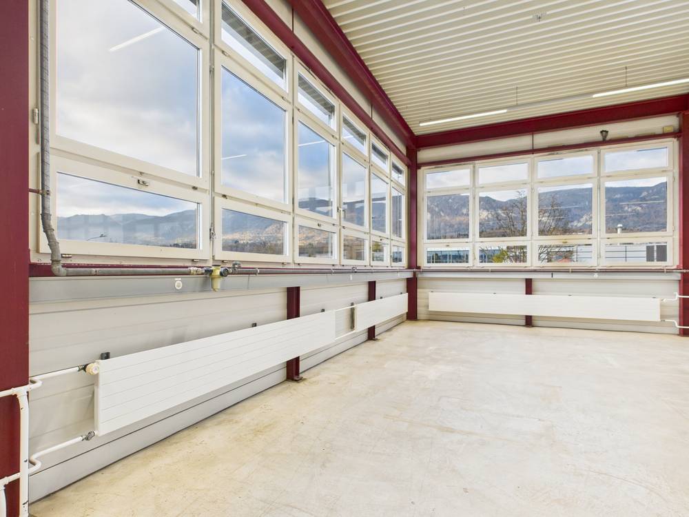 Objet industriel de 2167m², photo 1 sur 10