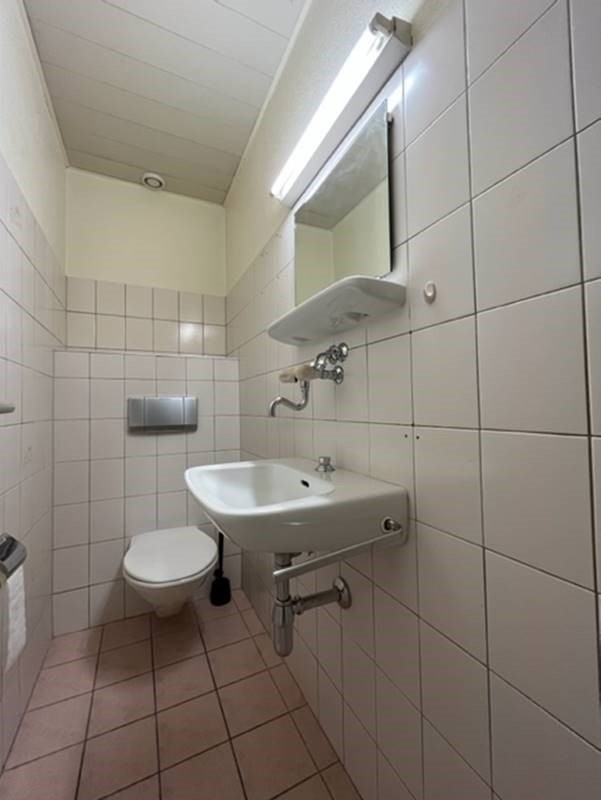 246m² office