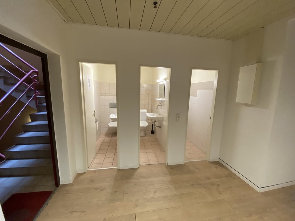246m² office