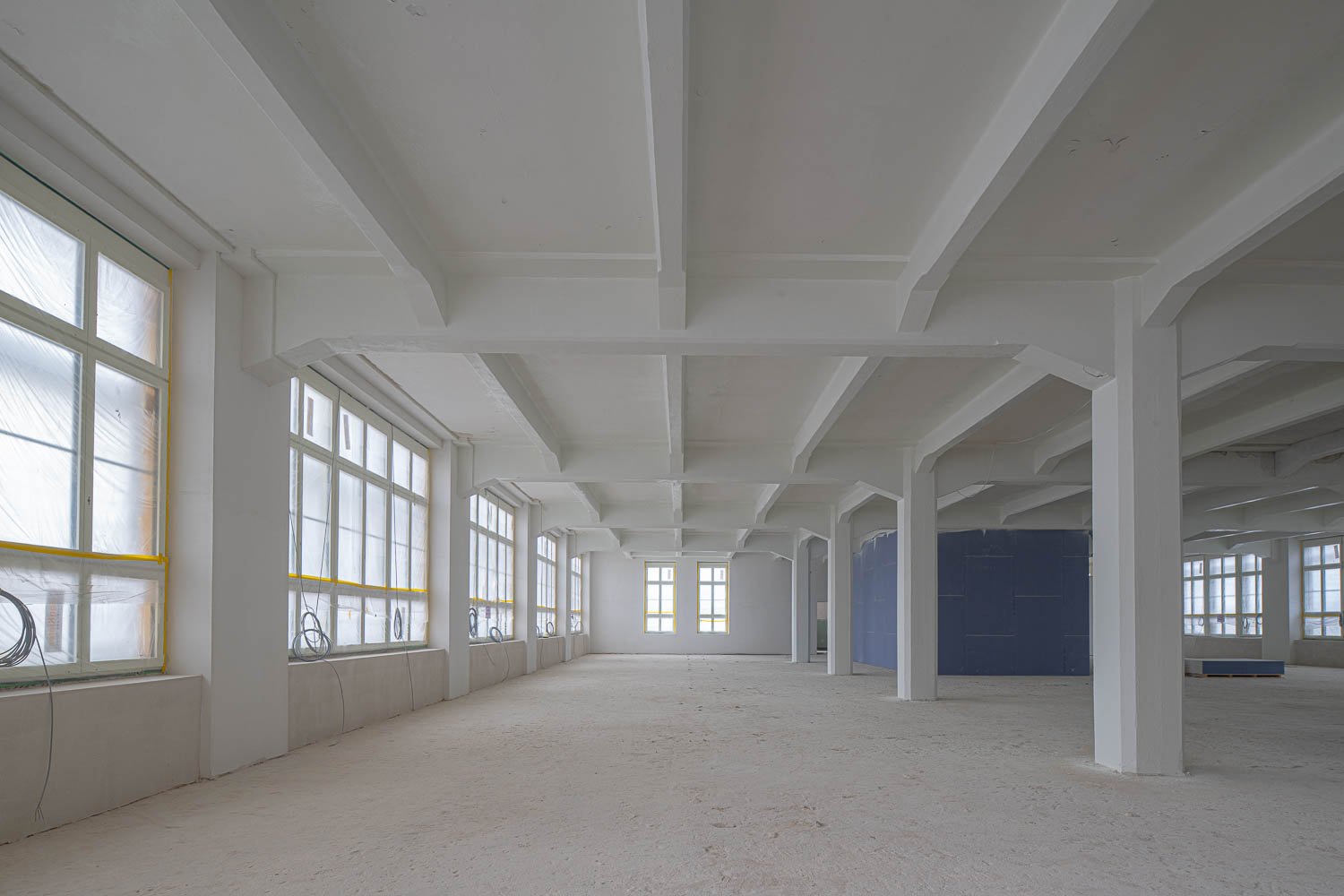 Bureau de 166m², photo 1 sur 6