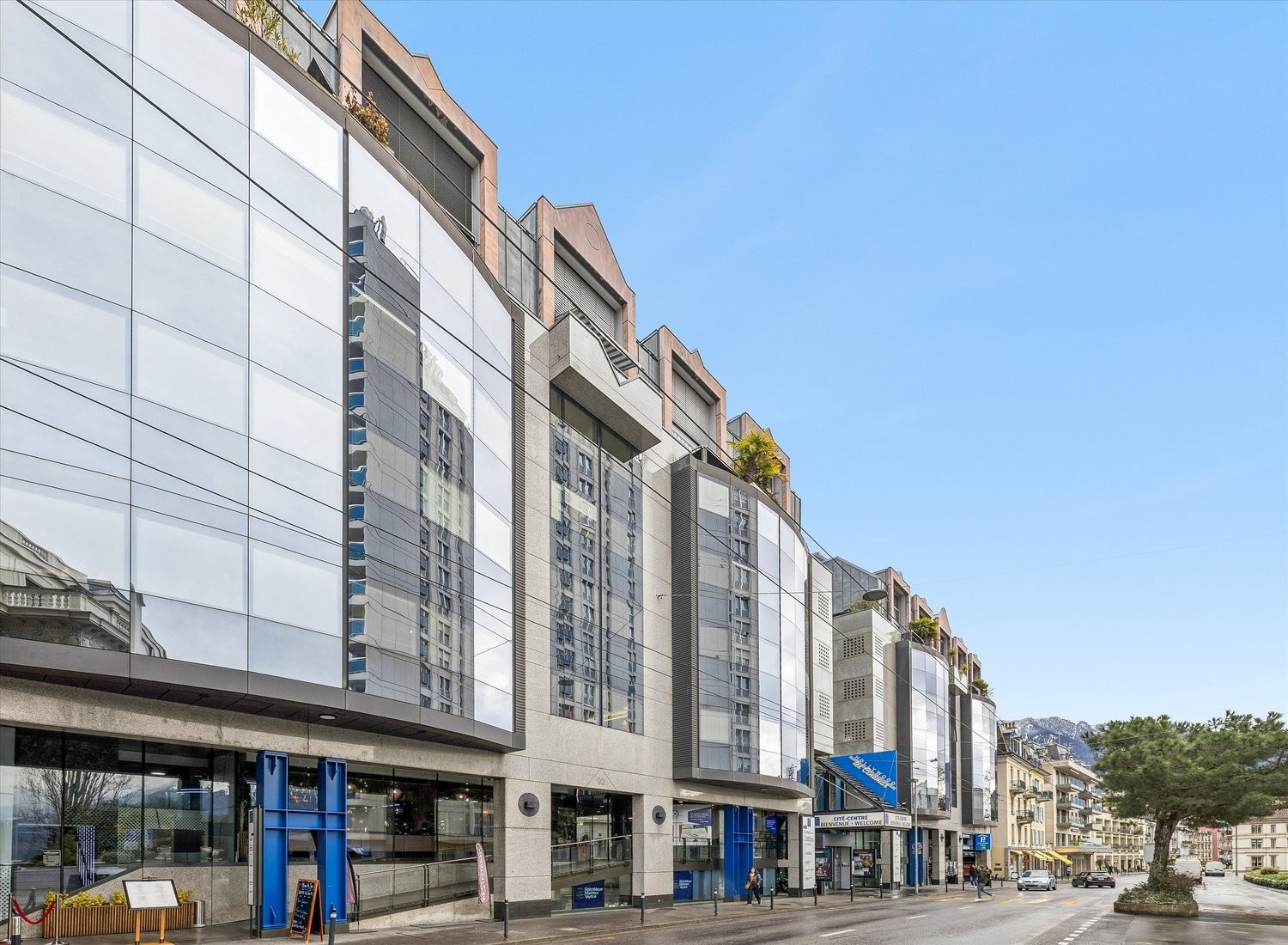 420m² office