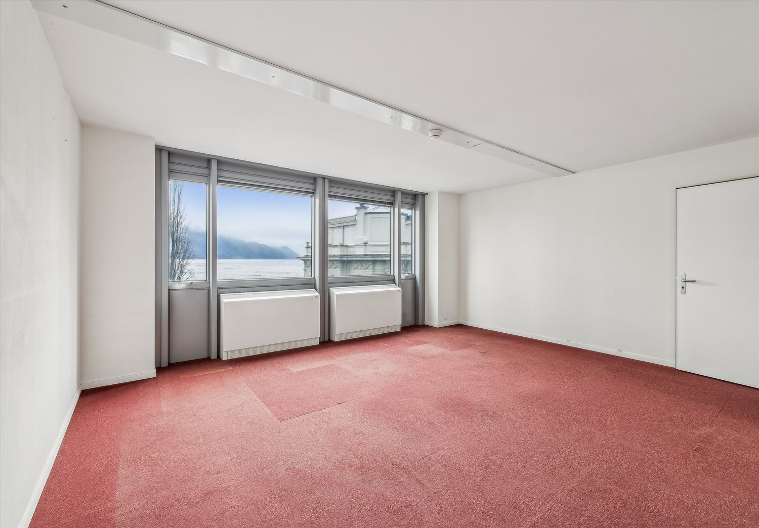 420m² office