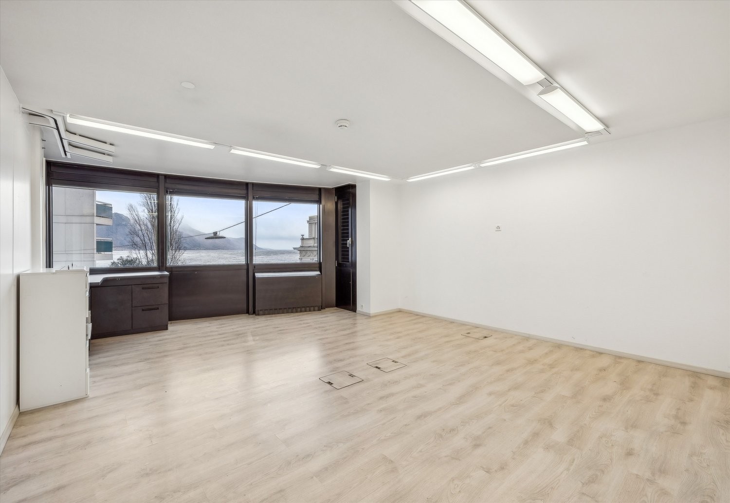420m² office