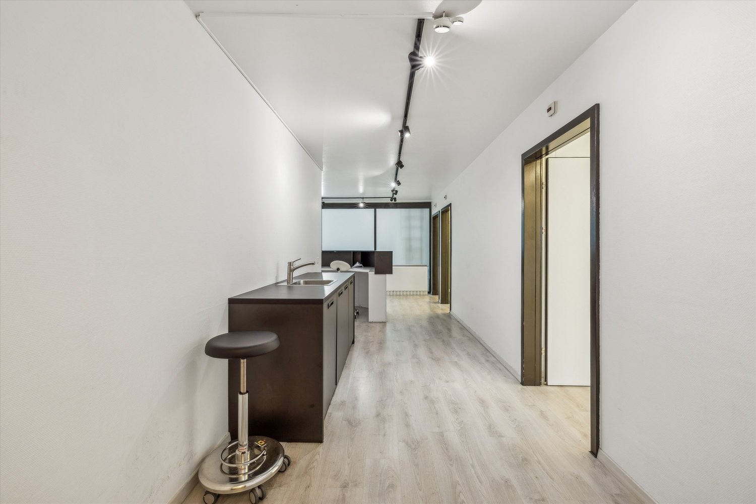420m² office