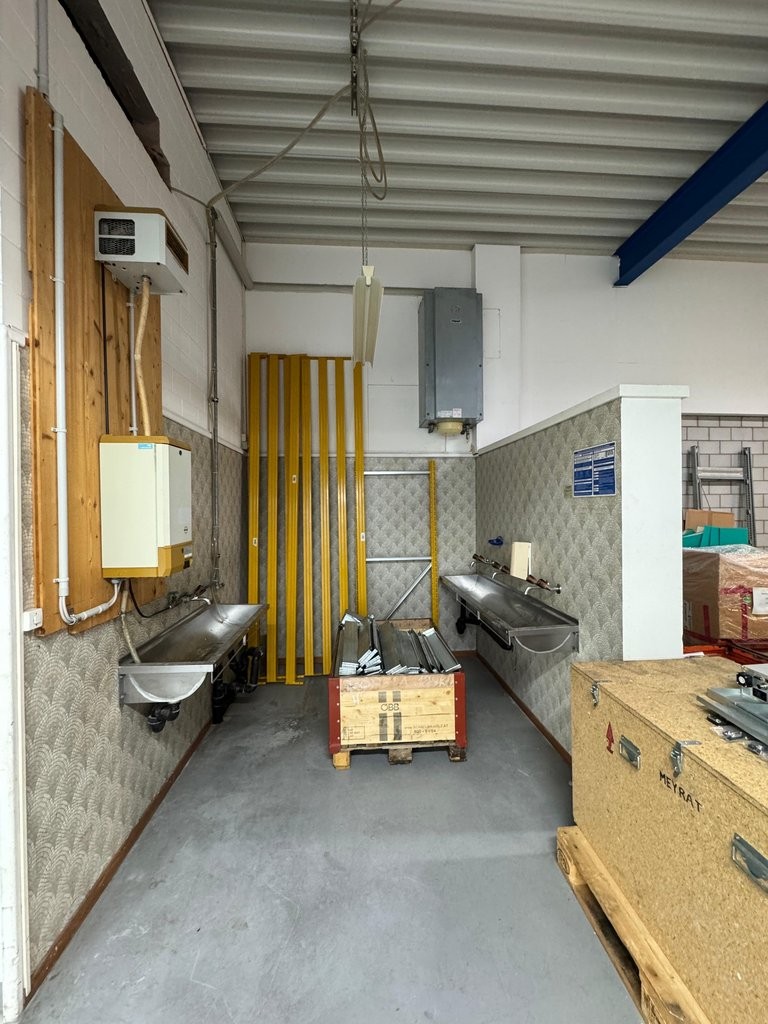 605m² commercial, photo 8 sur 9