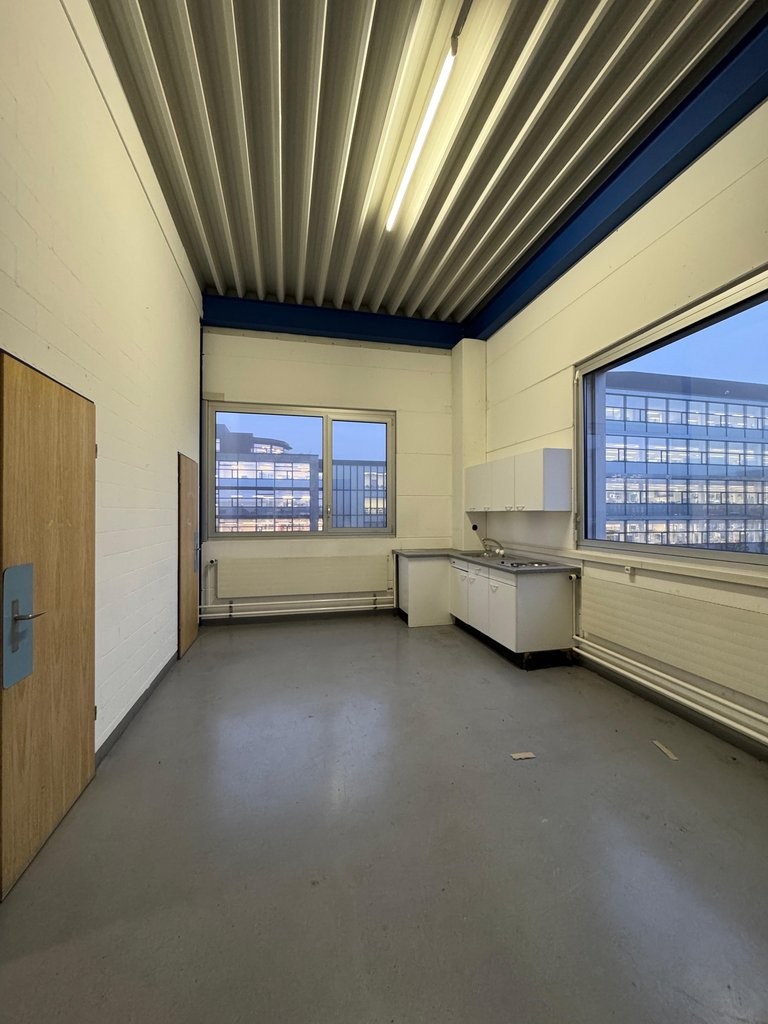 605m² commercial, photo 4 sur 9