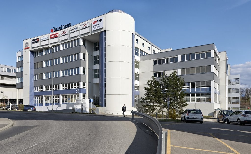 266m² office