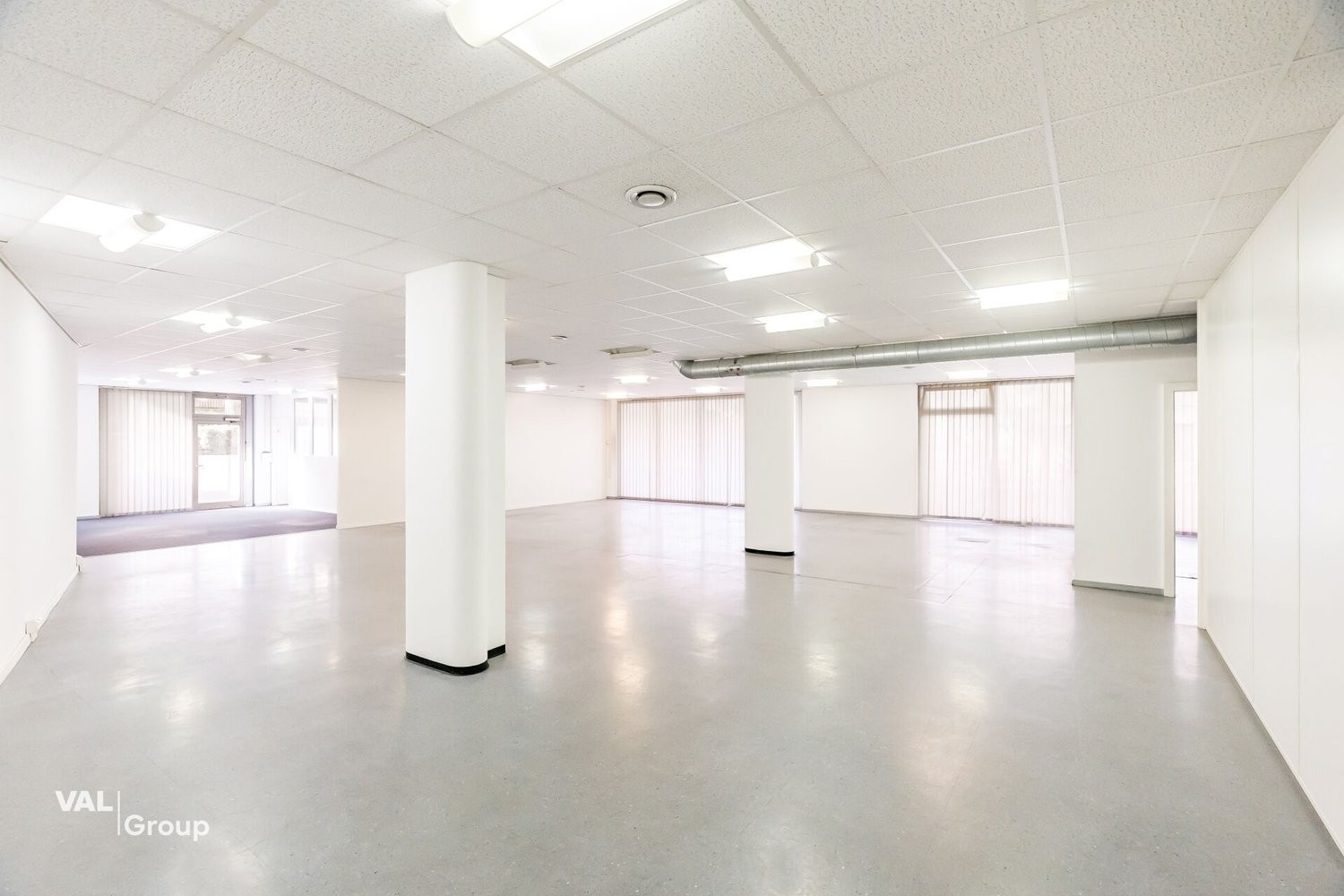 425m² bâtiment résidentiel / commercial, photo 2 sur 10