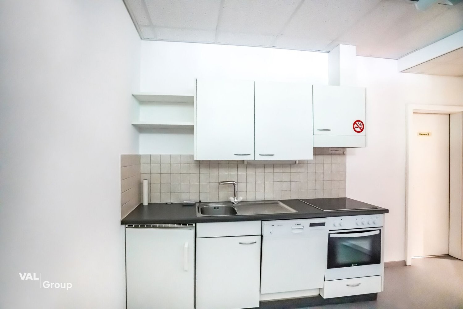 425m² bâtiment résidentiel / commercial, photo 1 sur 10