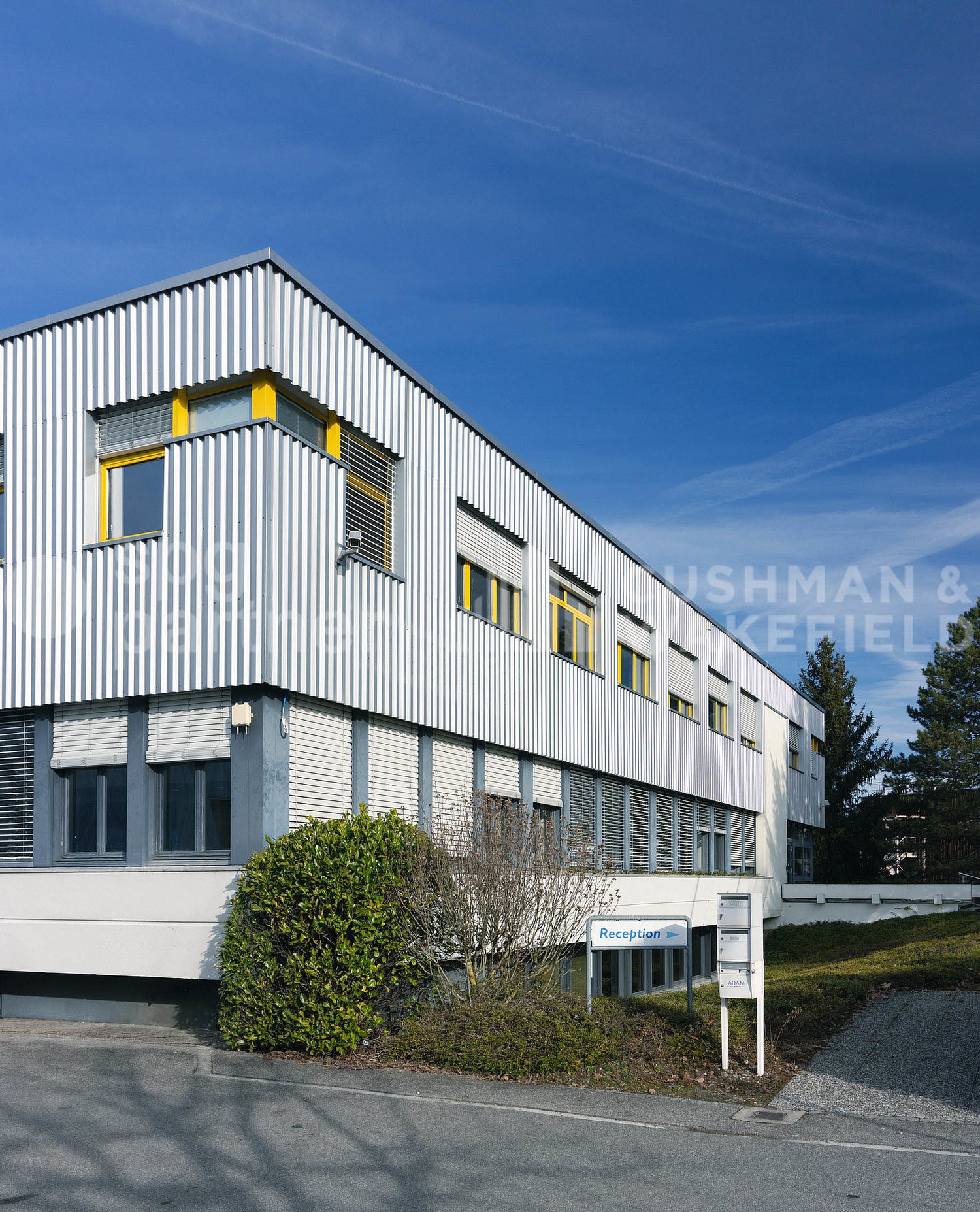 2800m² office