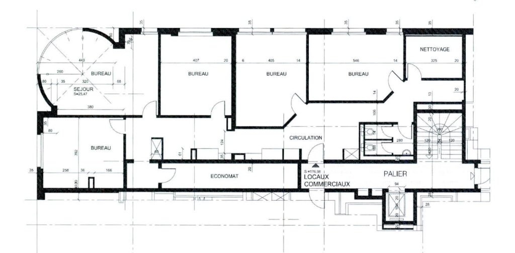 222m² office